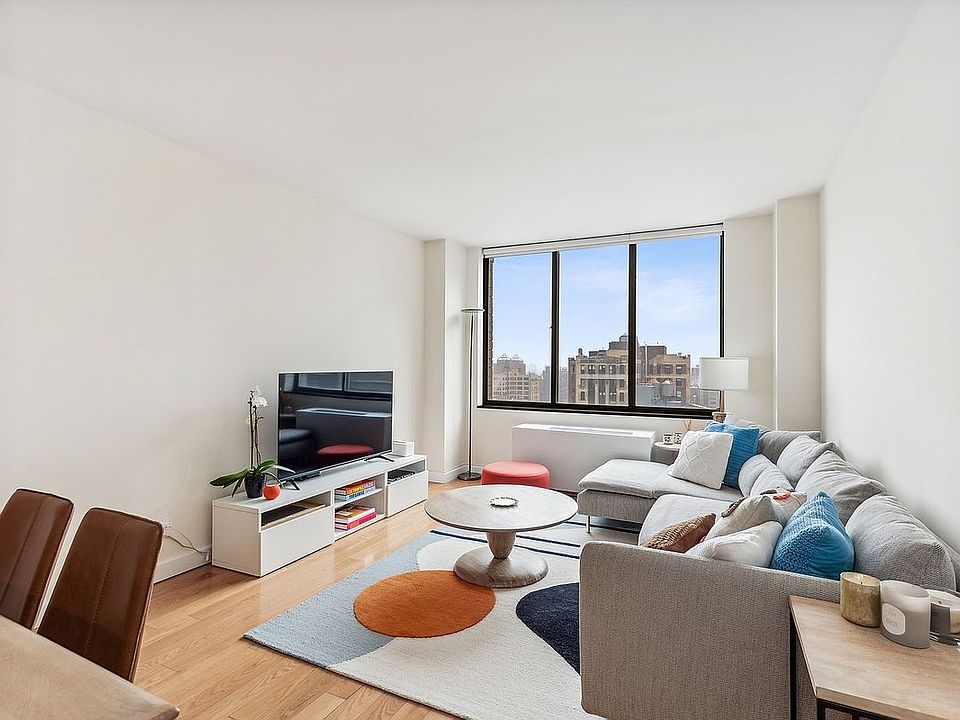 1st image of 5 E 22nd St APT 30S