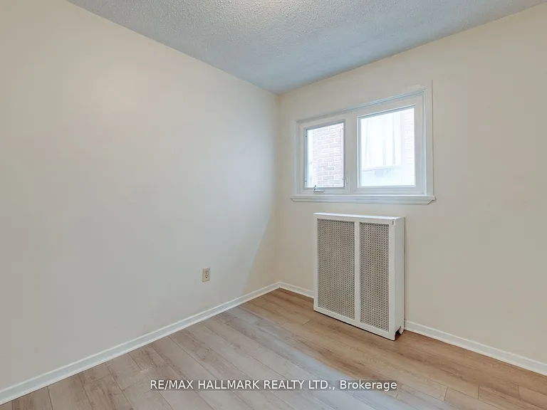 576 Ossington Ave S #2 — Photo 9