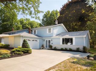 3993 Fielding Dr, North Olmsted, OH