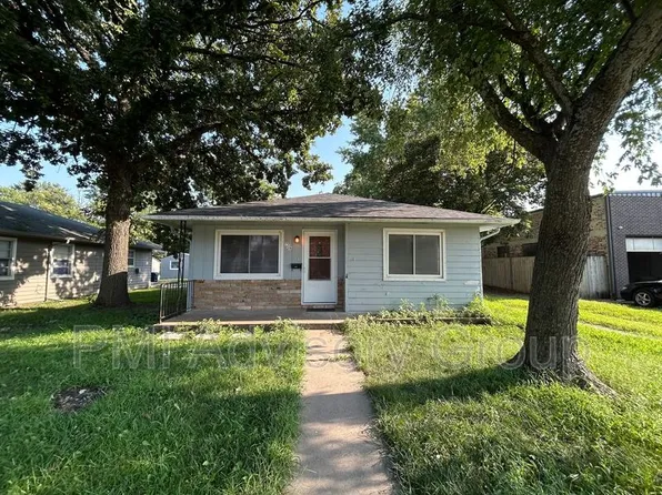 709 Market St, Osage City, KS 66523