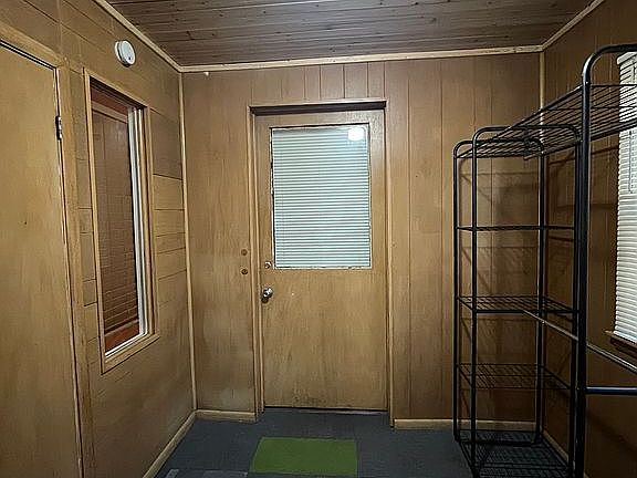3rd image of 3016 Harriet Ave
