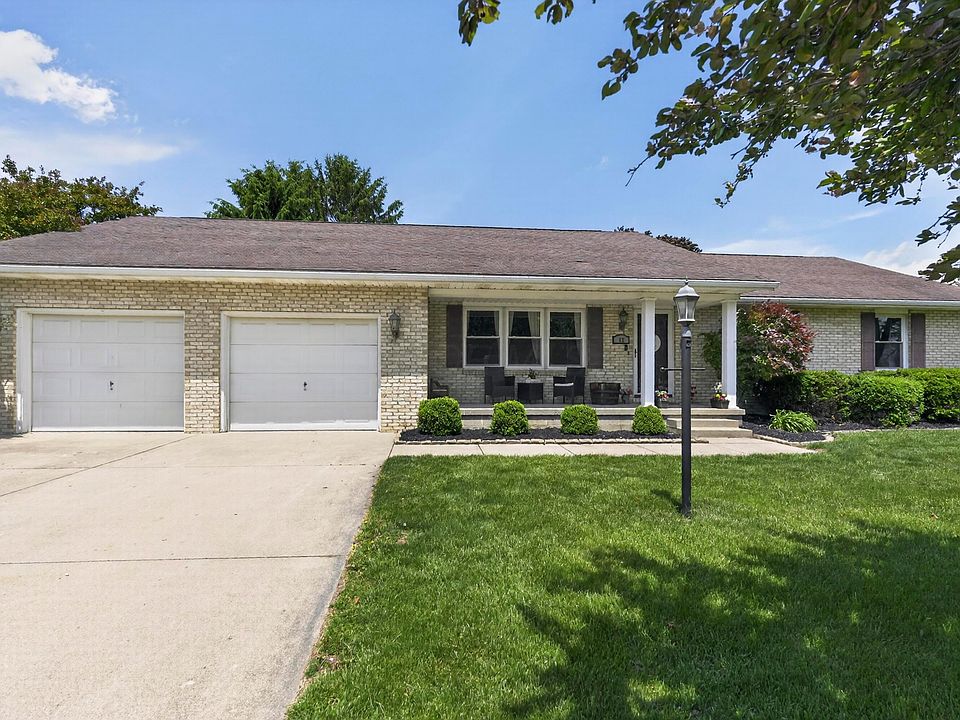 1st image of 12 Hampton Ct