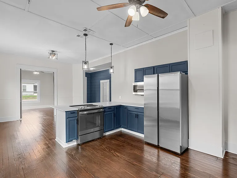 718 W Monterey St — Photo 3