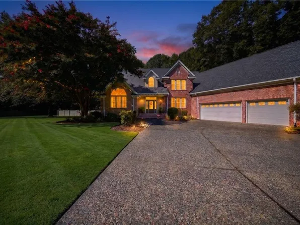 104 Flamingo Pl, Yorktown, VA 23692