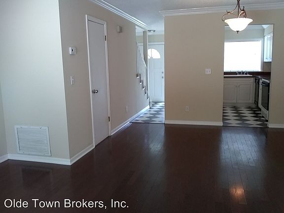 3rd image of 708 S Summerlin Ave
