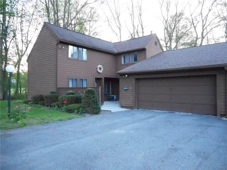 1st image of 304 Higgins Dr
