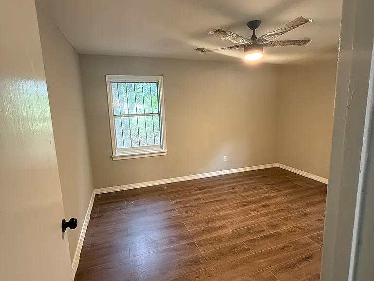 1240 18th Way SW — Photo 3