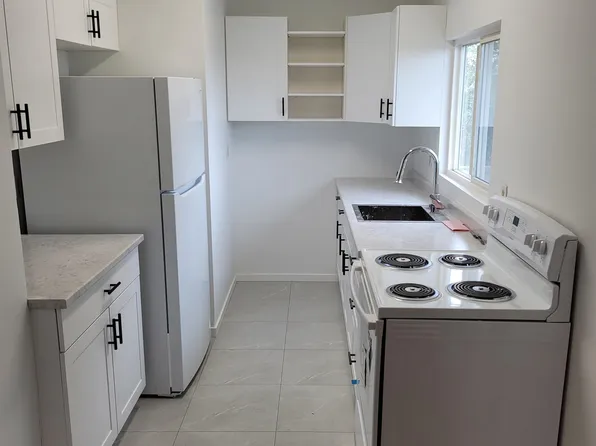 305 Marmont St, Coquitlam, BC V3K 4P9