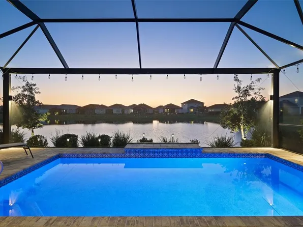 10112 Canaveral Cir, Sarasota, FL 34241