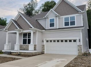 8192 Mustang Ln, Mentor, OH 44060
