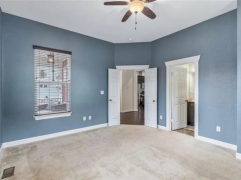 1702 Garwood Ln — Photo 9