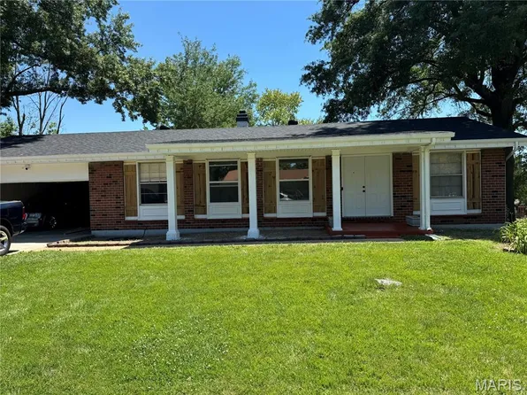 4308 Sulla Dr, Florissant, MO 63033