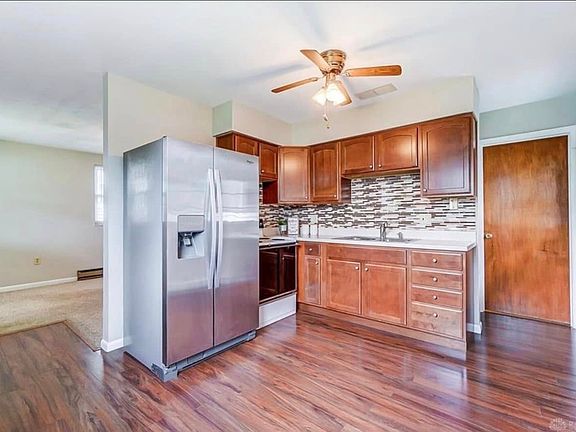 5th image of 2621 Collins Ave