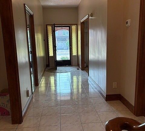 3rd image of 98 Jeanne Dr