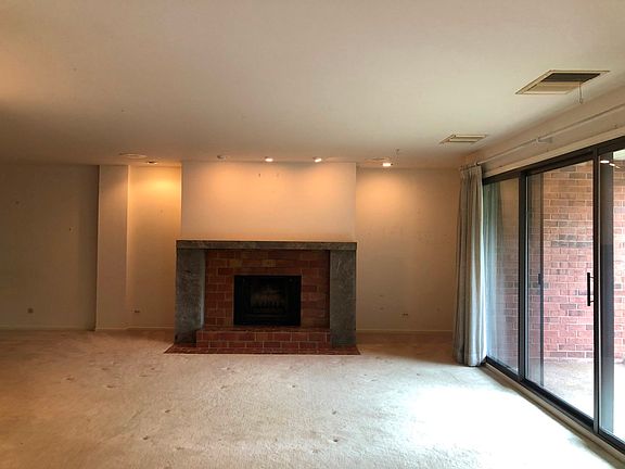 3rd image of 105 E Laurel Ave APT 304