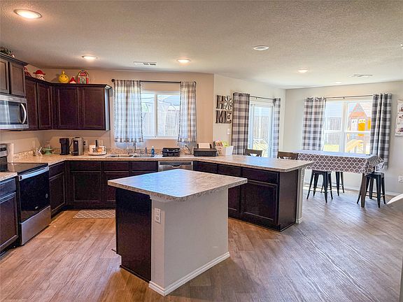 5th image of 604 Mayfield Dr