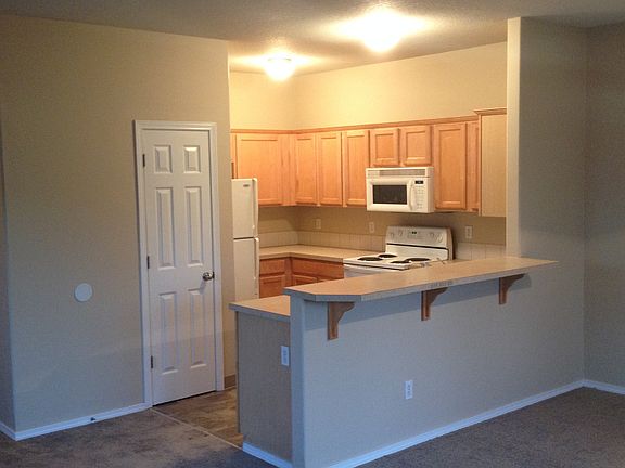 2nd image of 467 N 2nd St