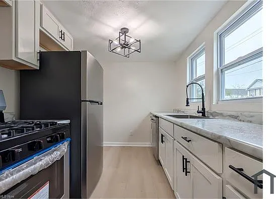 14817 Naples Ave — Photo 6