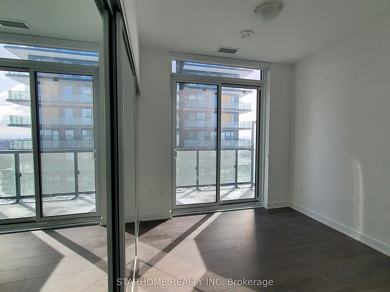 85 Oneida Cres #1614 — Photo 6