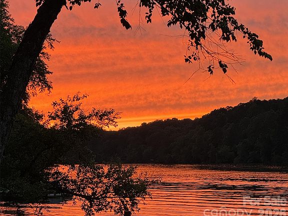 2nd image of 1800 Hilferty Rd