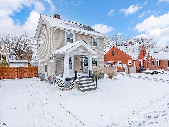 3rd image of 17105 Sedalia Ave
