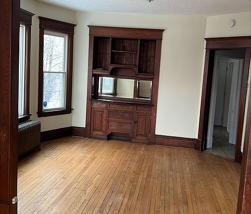 2nd image of 834 University Ave W APT 1