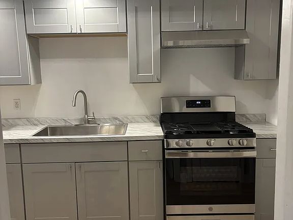 2nd image of 200 Myrtle Ave