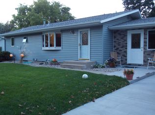 1618 Clare Ct, North Mankato, MN 56003