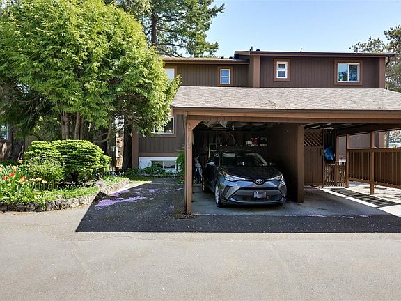 3rd image of 933 Admirals Rd #13