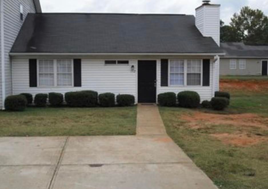 1st image of 1748 Bob White Ln SE