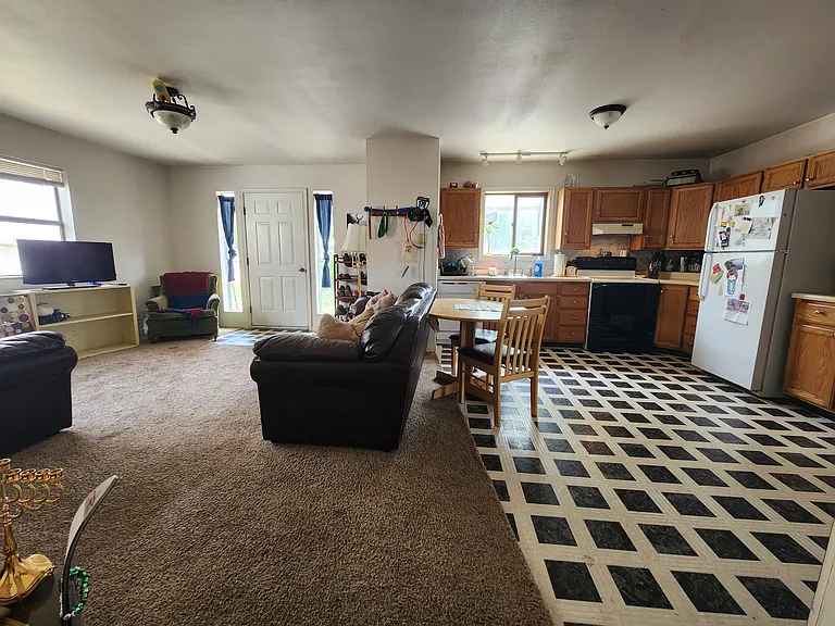 3135 E 7th Ave — Photo 7