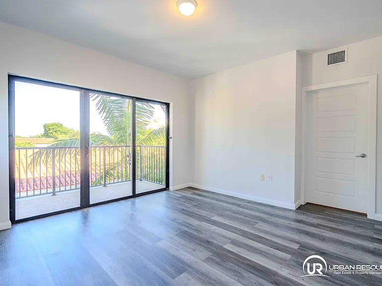 300 Majorca Ave #Penthouse 403 — Photo 25