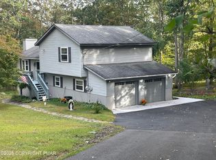 1214 Saint Anton Ct, Henryville, PA 18332