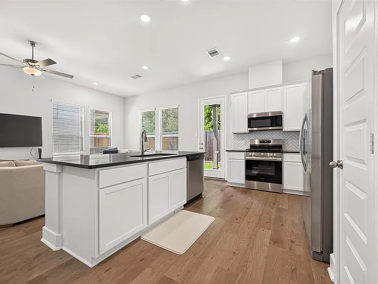 4004 Baja Ln — Photo 11