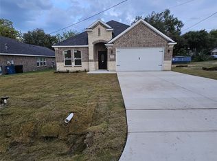 202 E 1st North St, Kaufman, TX 75142
