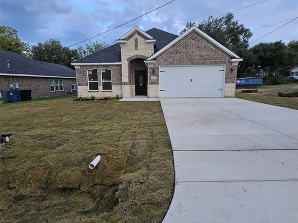 202 E 1st North St, Kaufman, TX 75142