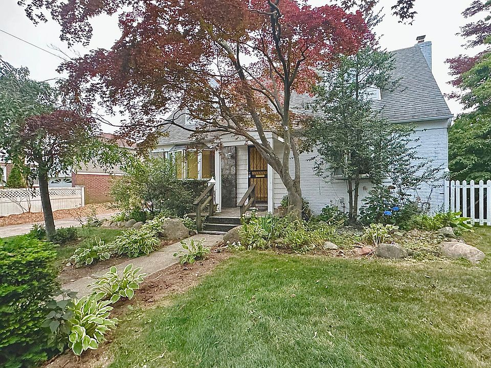 1st image of 81 Gerard Ave