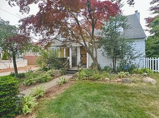 81 Gerard Ave, New Hyde Park, NY 11040