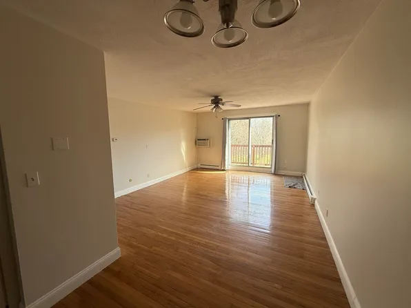 110 Boston Post Rd E APT 202, Marlborough, MA 01752