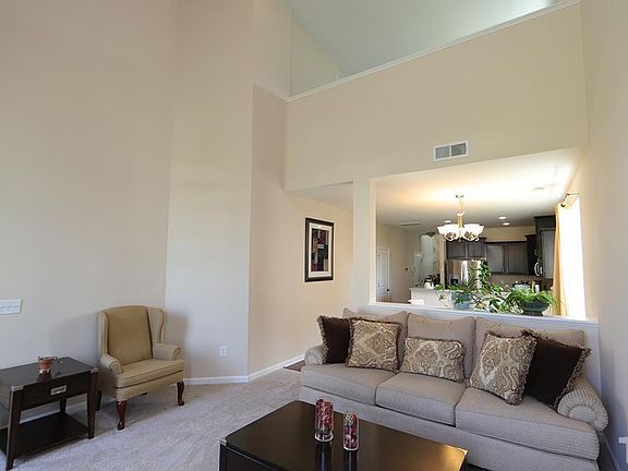 3rd image of 1021 Skyler Ln