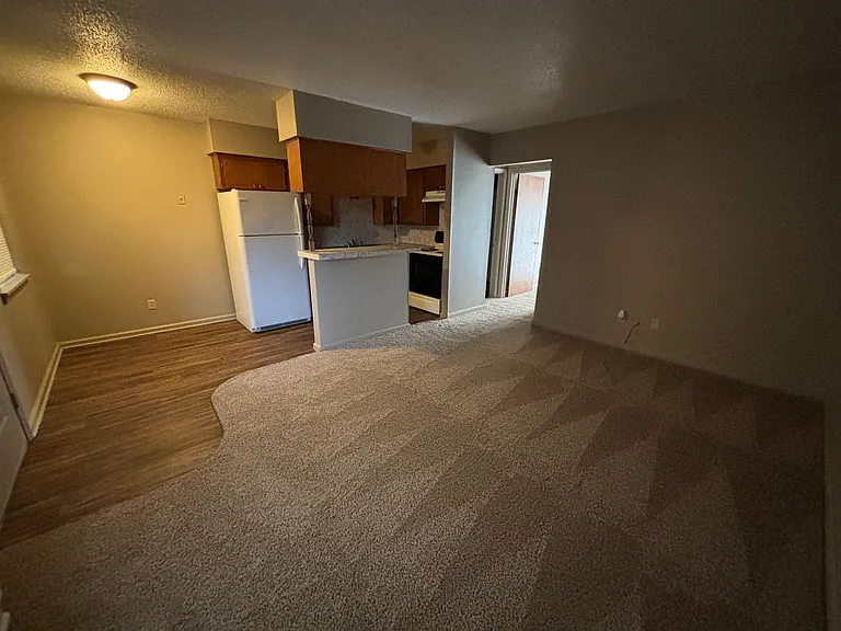 300 Market St — Photo 7