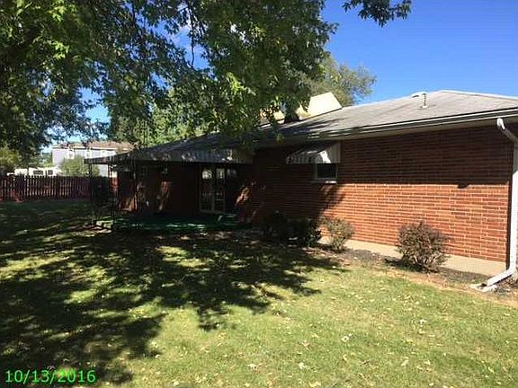 2nd image of 401 Bel Air Dr