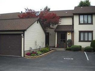 1105 Charlesgate Cir, East Amherst, NY 14051