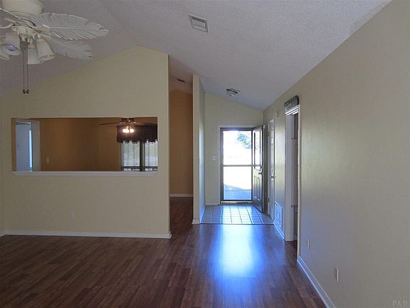 2nd image of 5909 Roble Loma Dr