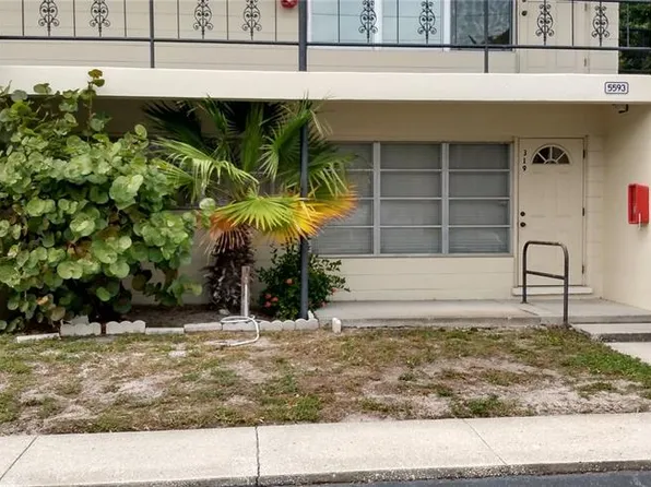 5593 40th Ave N APT 319, Kenneth City, FL 33709