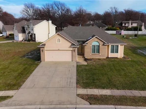 105 N Lakeshore Dr, Raymore, MO 64083