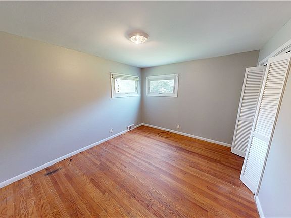 30th image of 1635 Robinson St