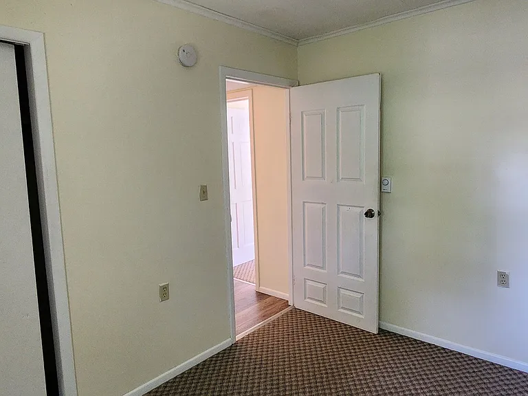 39 Medbury Ave — Photo 15