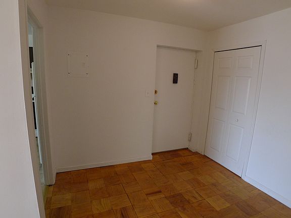 2nd image of 138 Country Club Ln