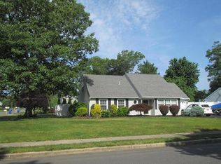 96 Baywood Dr, Toms River, NJ 08753